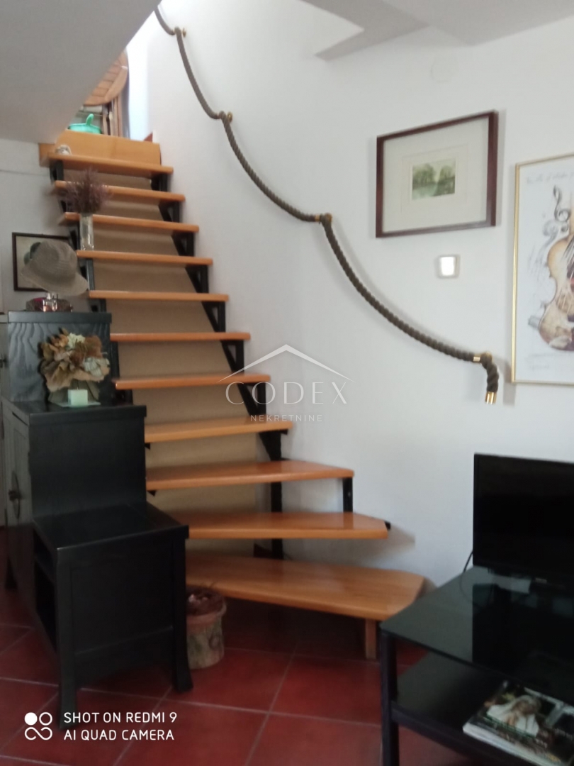 Ekskluzivno! Bakar – prodaja popolne majhne hiše ob morju