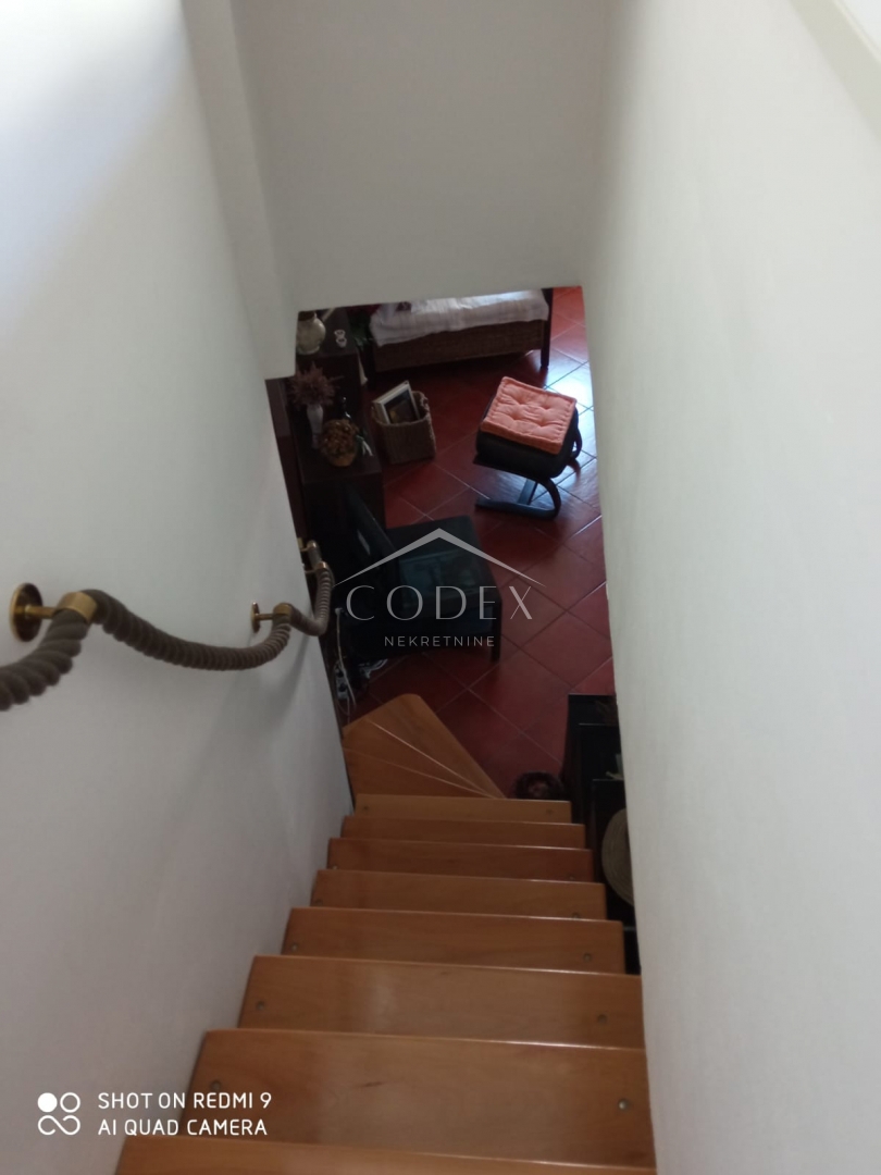 Ekskluzivno! Bakar – prodaja popolne majhne hiše ob morju