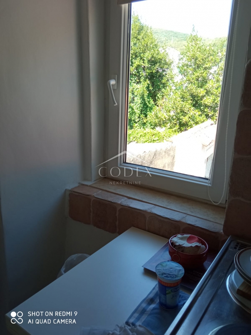 Ekskluzivno! Bakar – prodaja popolne majhne hiše ob morju