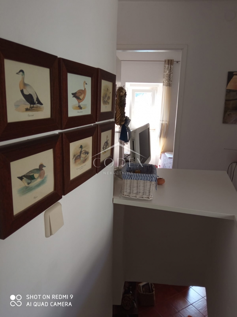 Ekskluzivno! Bakar – prodaja popolne majhne hiše ob morju