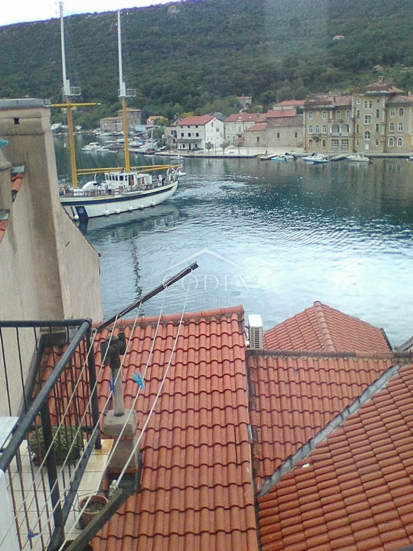 Ekskluzivno! Bakar – prodaja popolne majhne hiše ob morju