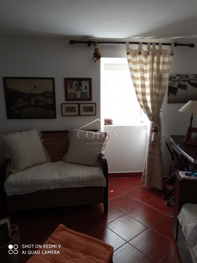 Ekskluzivno! Bakar – prodaja popolne majhne hiše ob morju