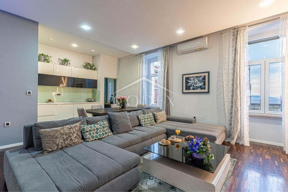 Rijeka – prodaja luksuznega dvosobnega stanovanja v samem centru