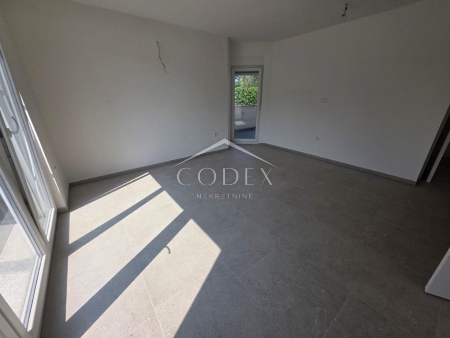 Malinska – prodaja enosobnega stanovanja s teraso blizu morja