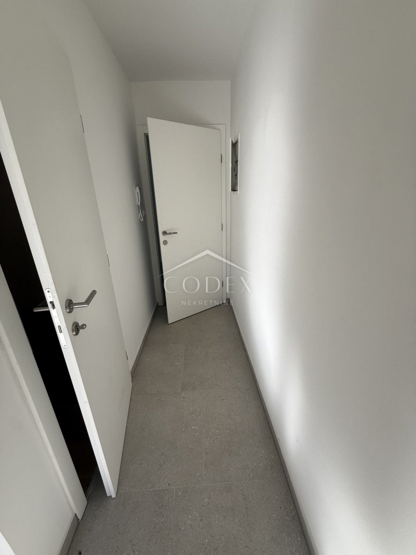 Malinska – prodaja enosobnega stanovanja s teraso blizu morja