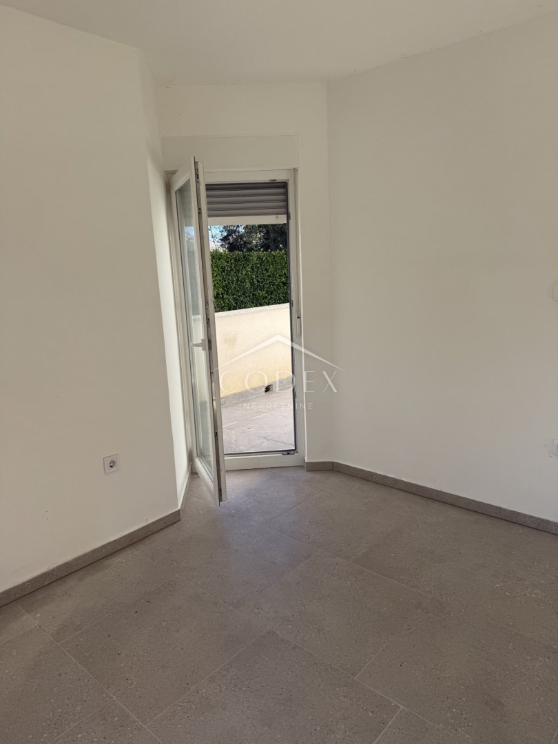 Malinska – prodaja enosobnega stanovanja s teraso blizu morja