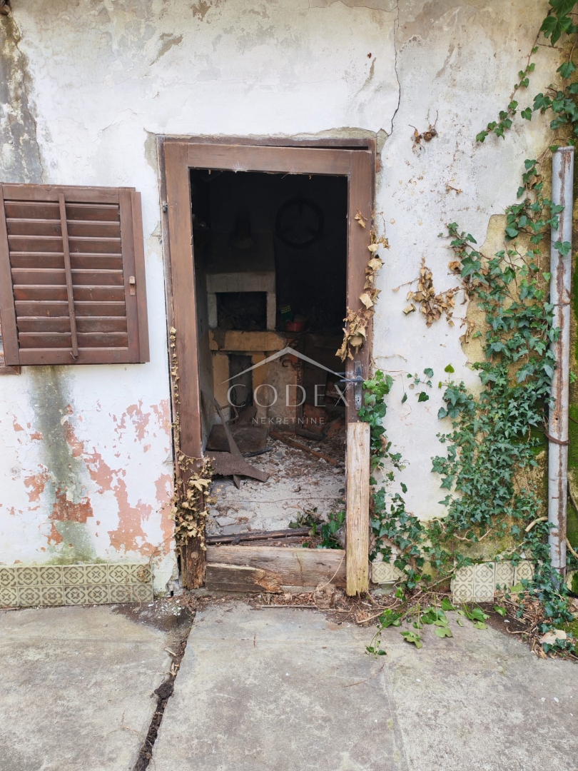 Avtentična starina s pogledom na morje in atrijem – Bribir