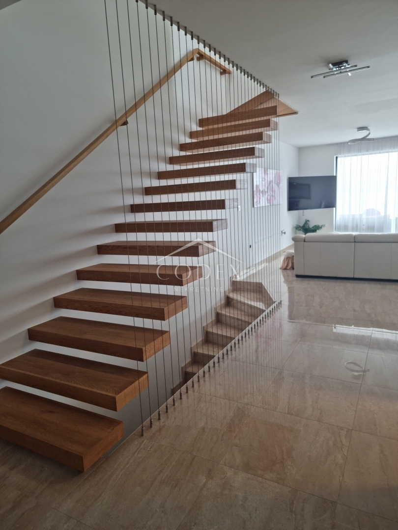 Hiša Pobri, Opatija - Okolica, 250m2