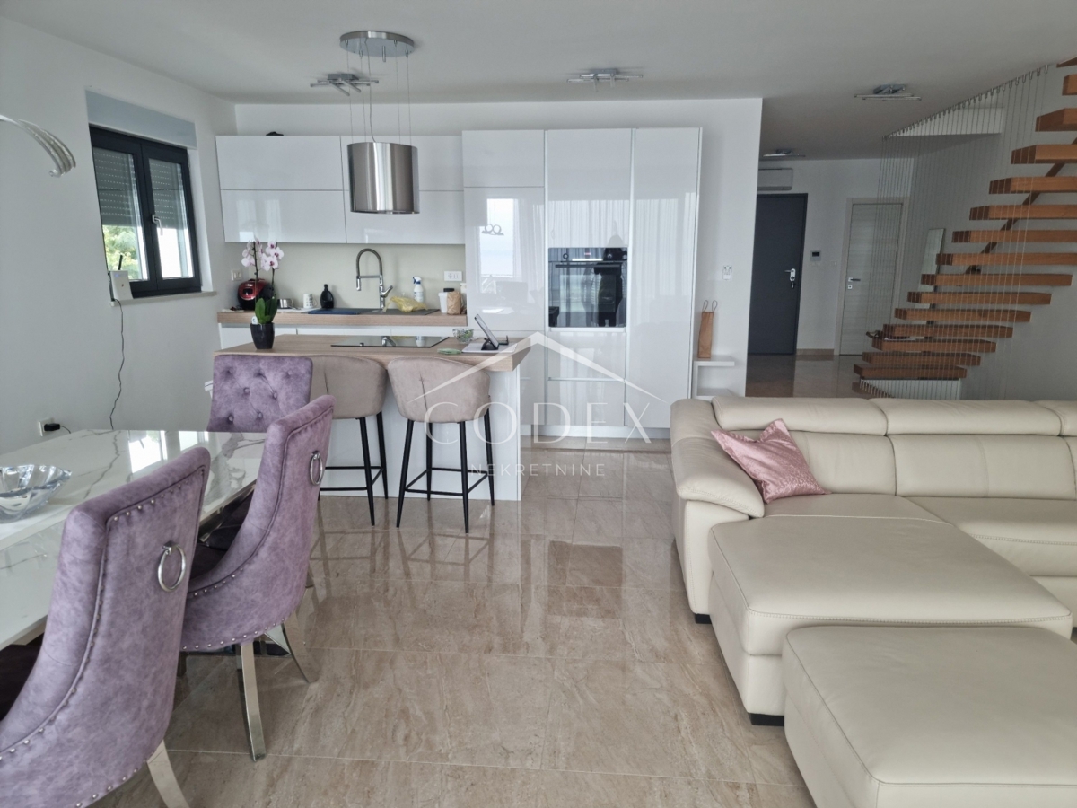 Hiša Pobri, Opatija - Okolica, 250m2