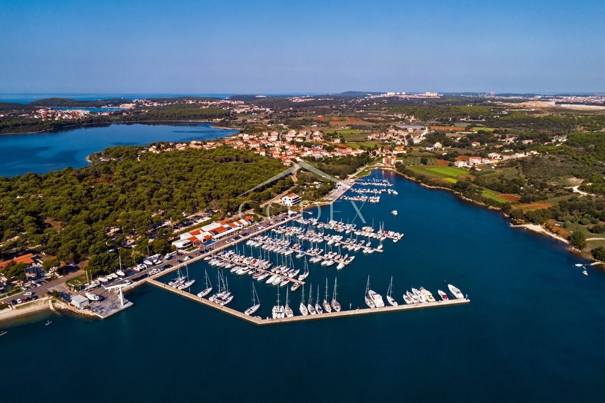 Pomer - prodaja turističnega zemljišča za gradnjo hotelov in vil