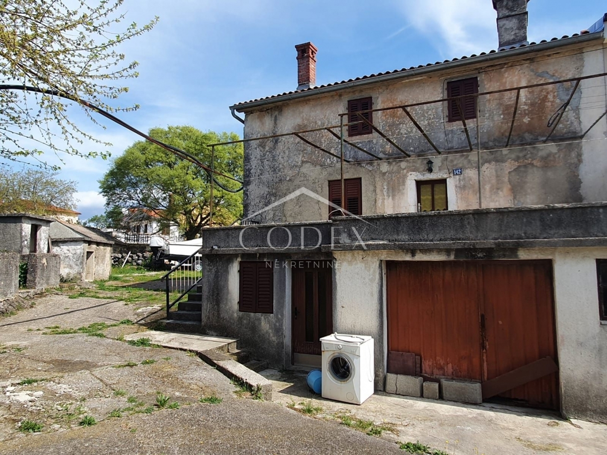 Krk - prodaja dvojčka za adaptacijo