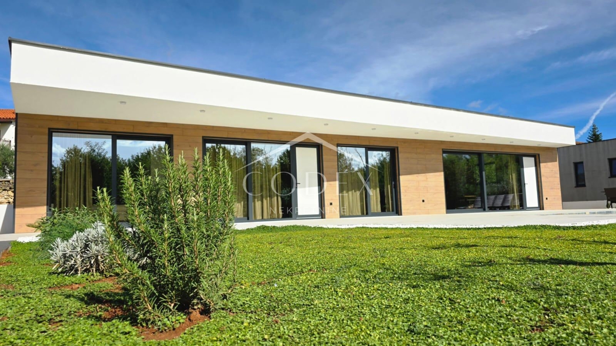 Labin - vila z 2 stanovanjskima enotama in bazenom za sprostitev