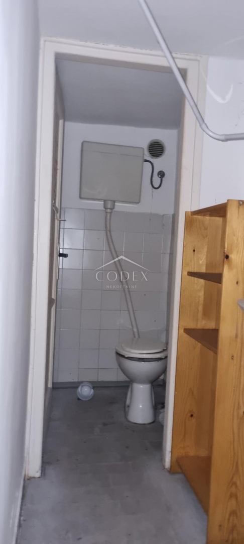 Sušak - prodaja poslovnih prostorov v bližini centra