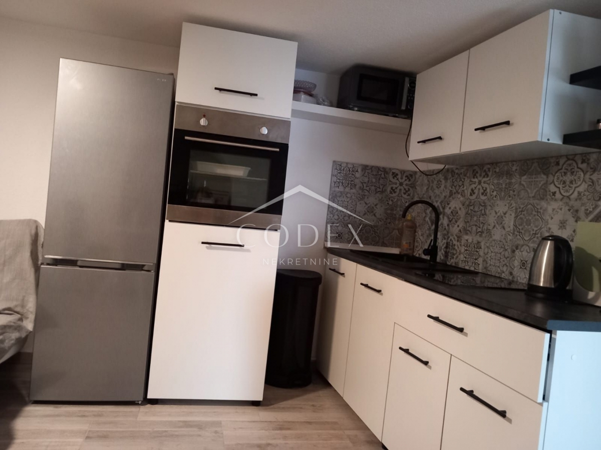 Bribir - prodaja kamnite hiše z 2 apartmajema
