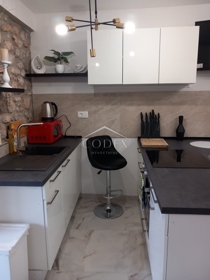 Bribir - prodaja kamnite hiše z 2 apartmajema