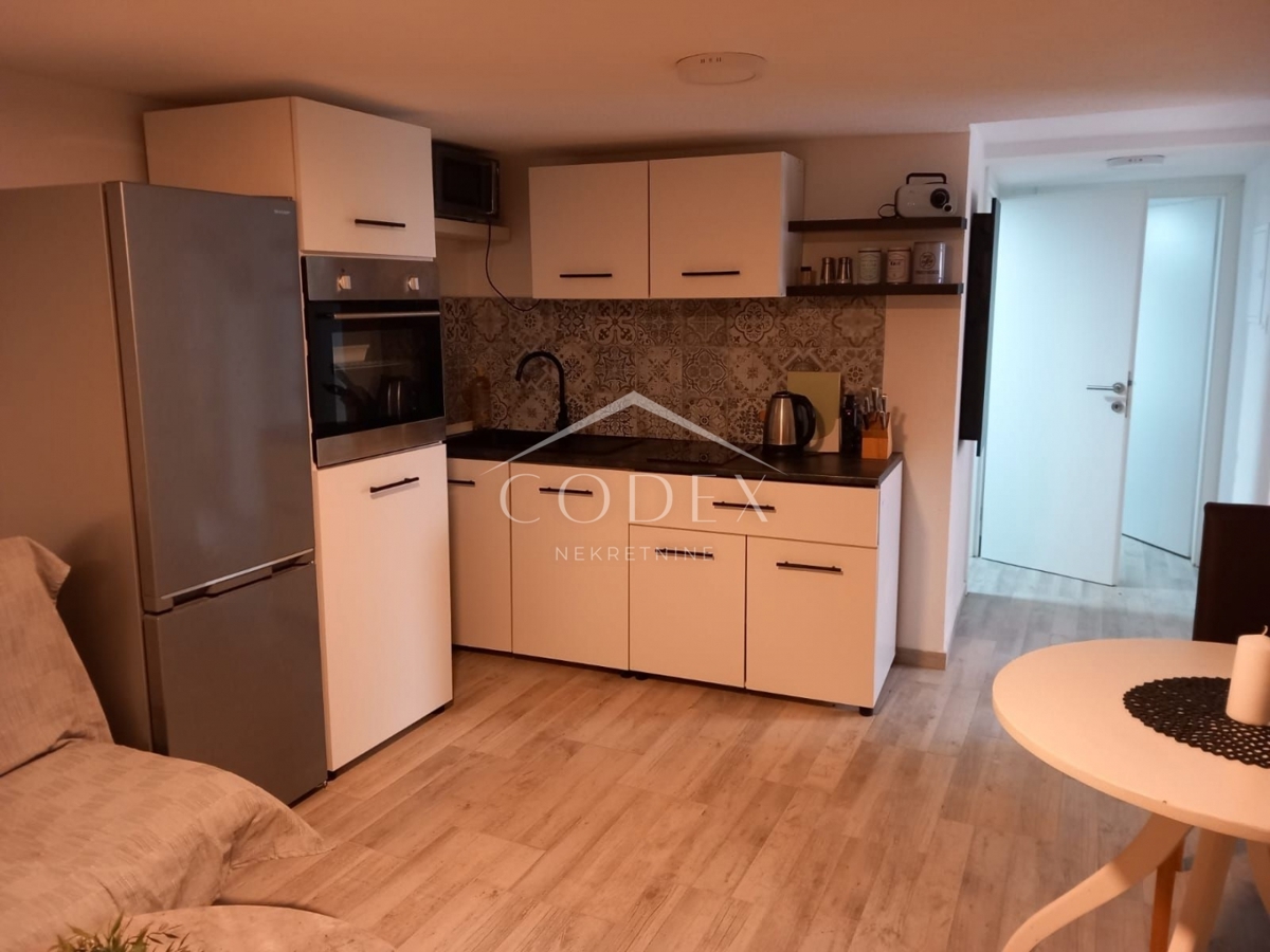 Bribir - prodaja kamnite hiše z 2 apartmajema