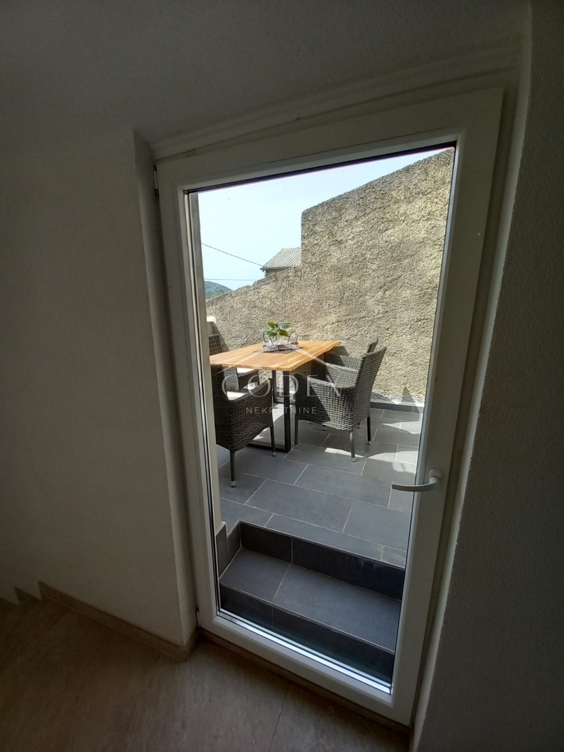 Bribir - prodaja kamnite hiše z 2 apartmajema