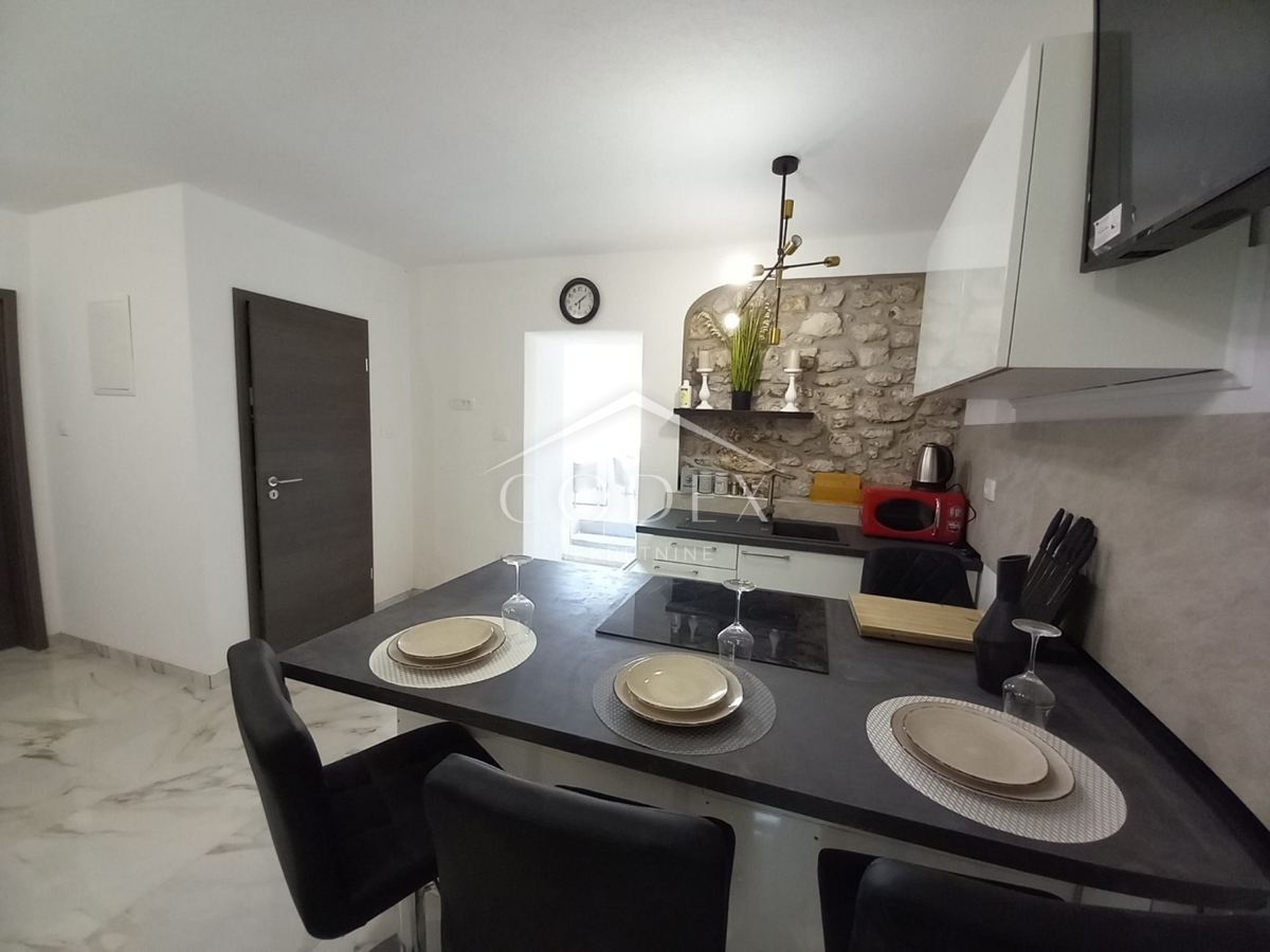Bribir - prodaja kamnite hiše z 2 apartmajema