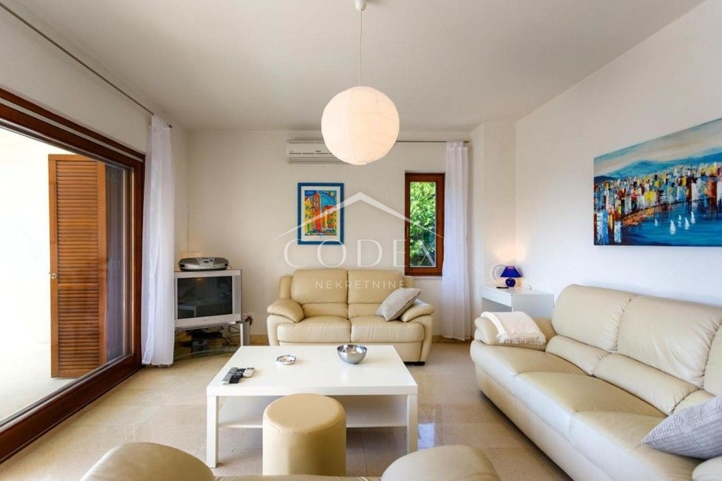 Krk - prodaja apartma ob morju in plaži