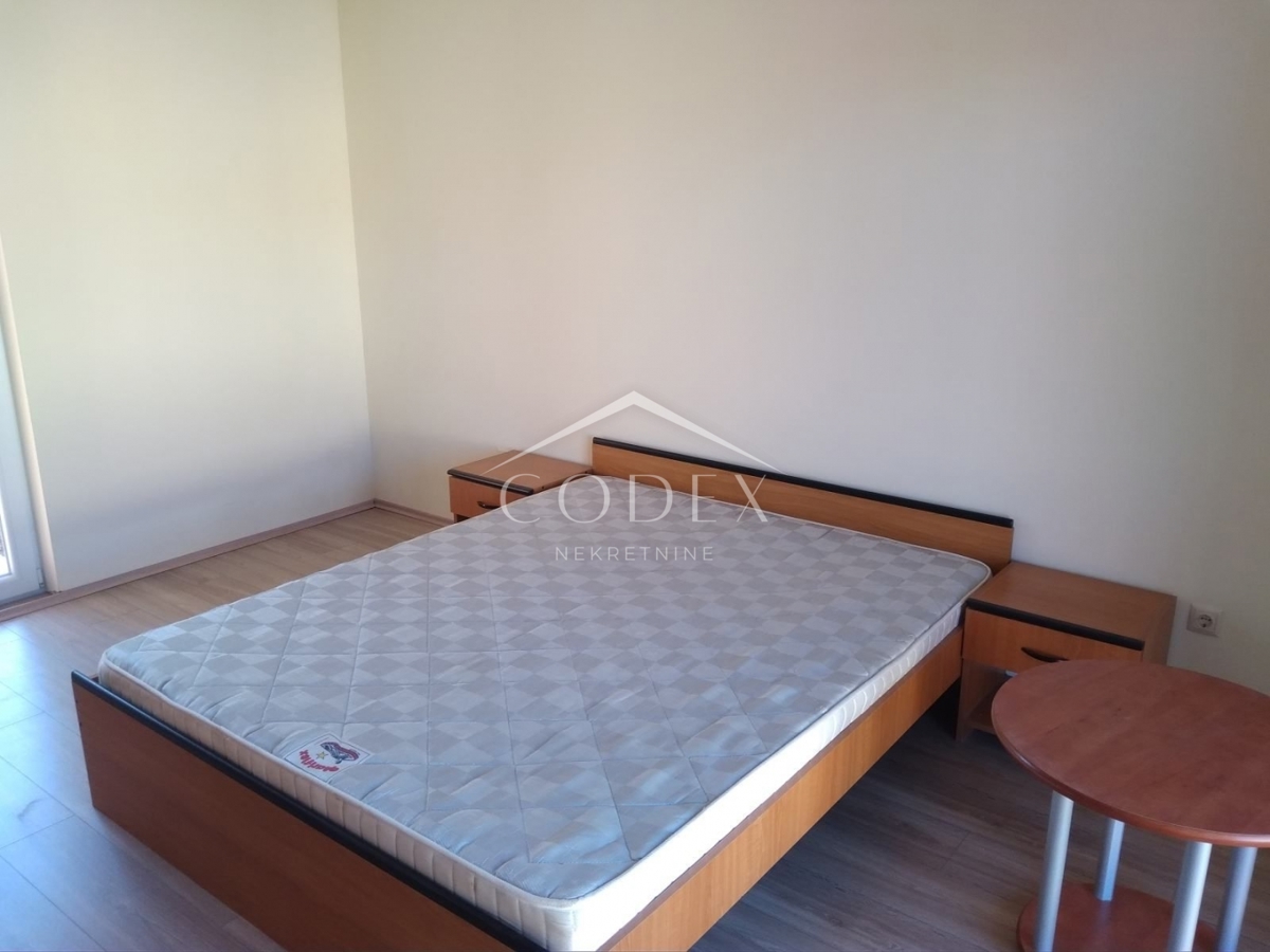 Malinska - prodaja hiša v Rohbau s 4 apartmaji