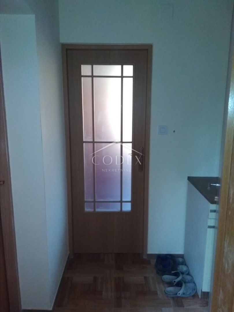 Malinska - prodaja hiša v Rohbau s 4 apartmaji