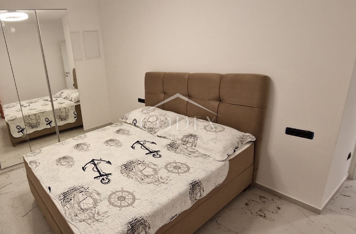 Novalja - prodaja luksuznega apartmaja s pogledom na morje