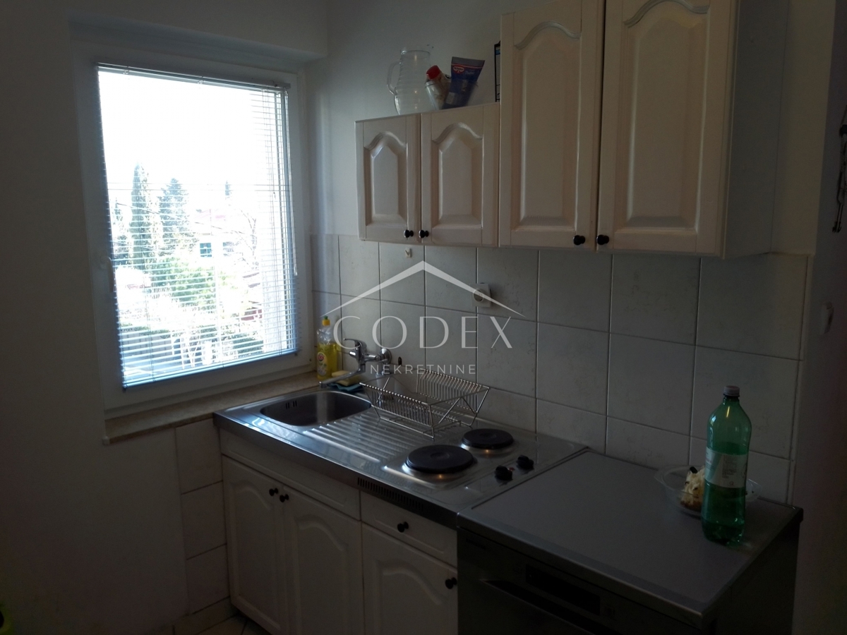 Opatija, Volosko - prodaja 2 apartmaja s pogledom in parkiriščem
