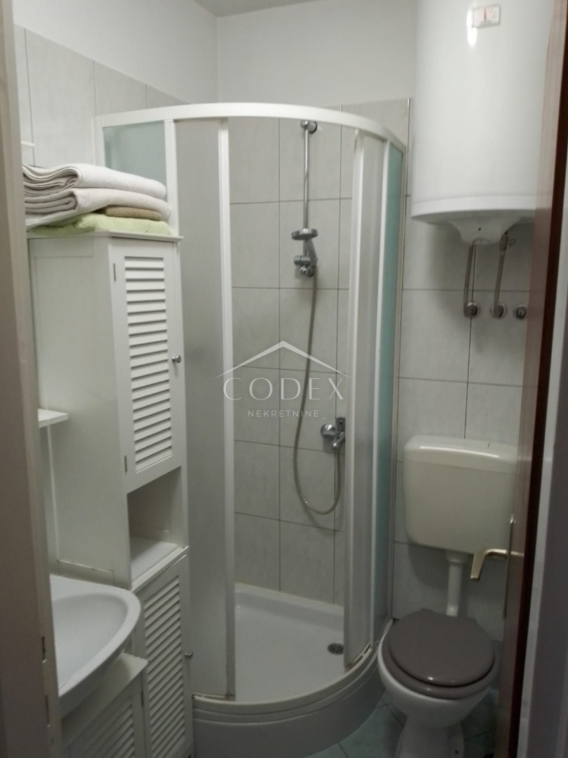Opatija, Volosko - prodaja 2 apartmaja s pogledom in parkiriščem
