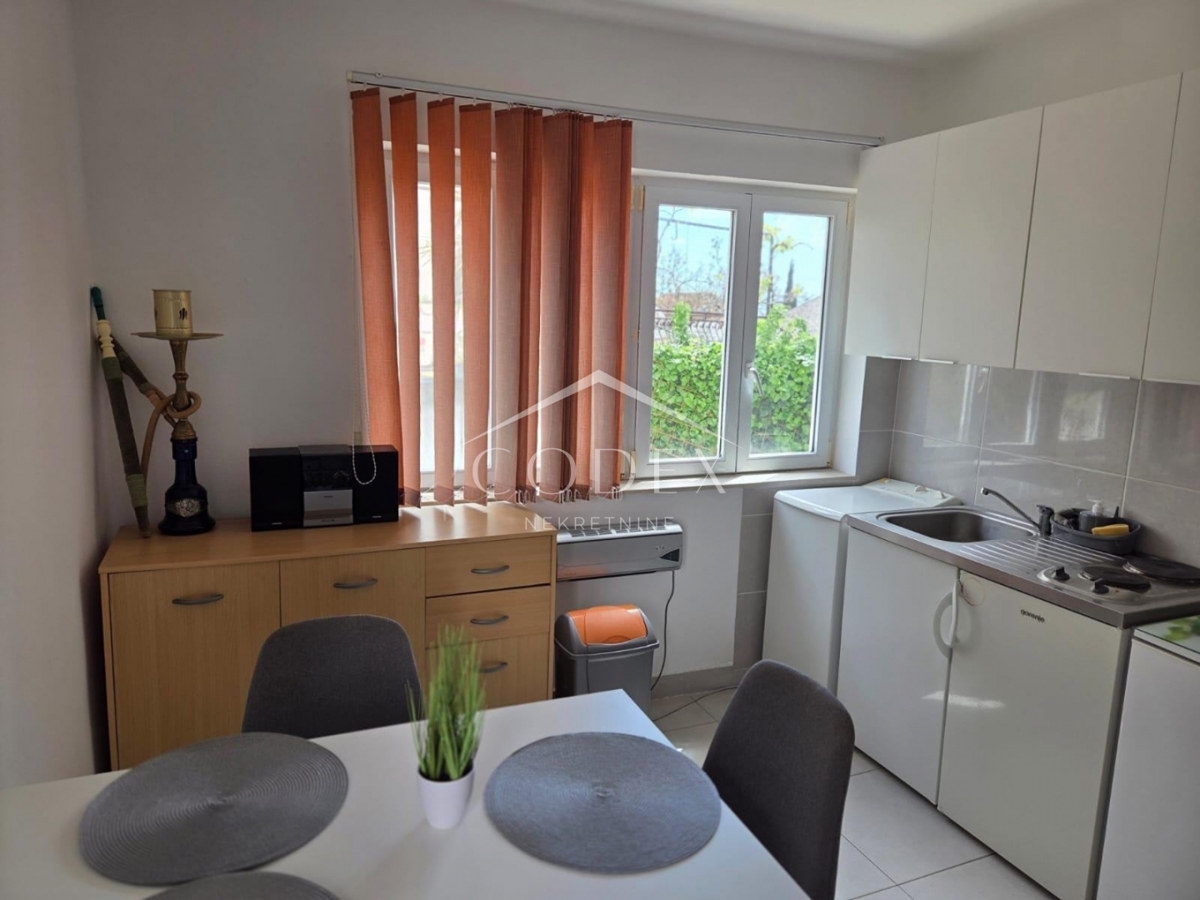 Dramalj – enosobno stanovanje s teraso naprodaj