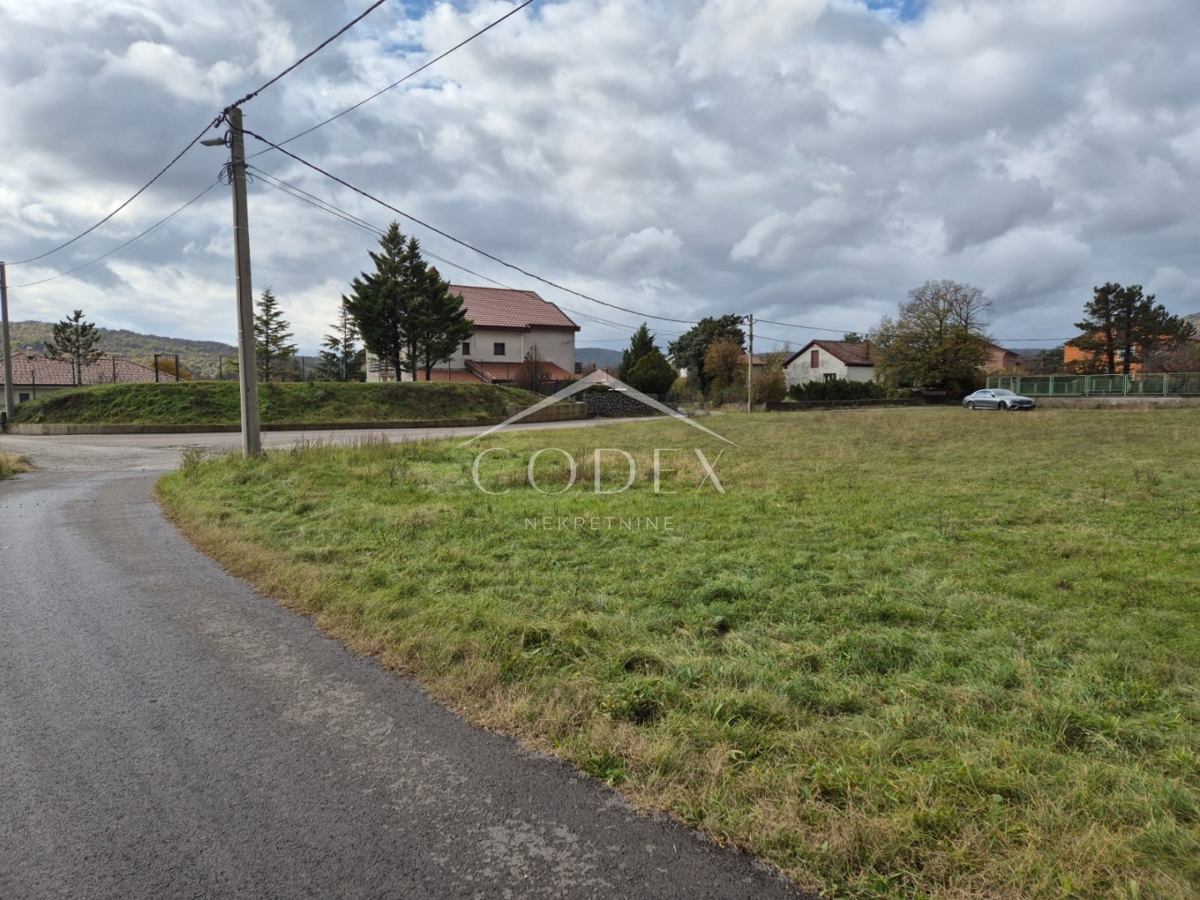 Dražice – gradbeno zemljišče – PRILOŽNOST ZA INVESTITORJE!