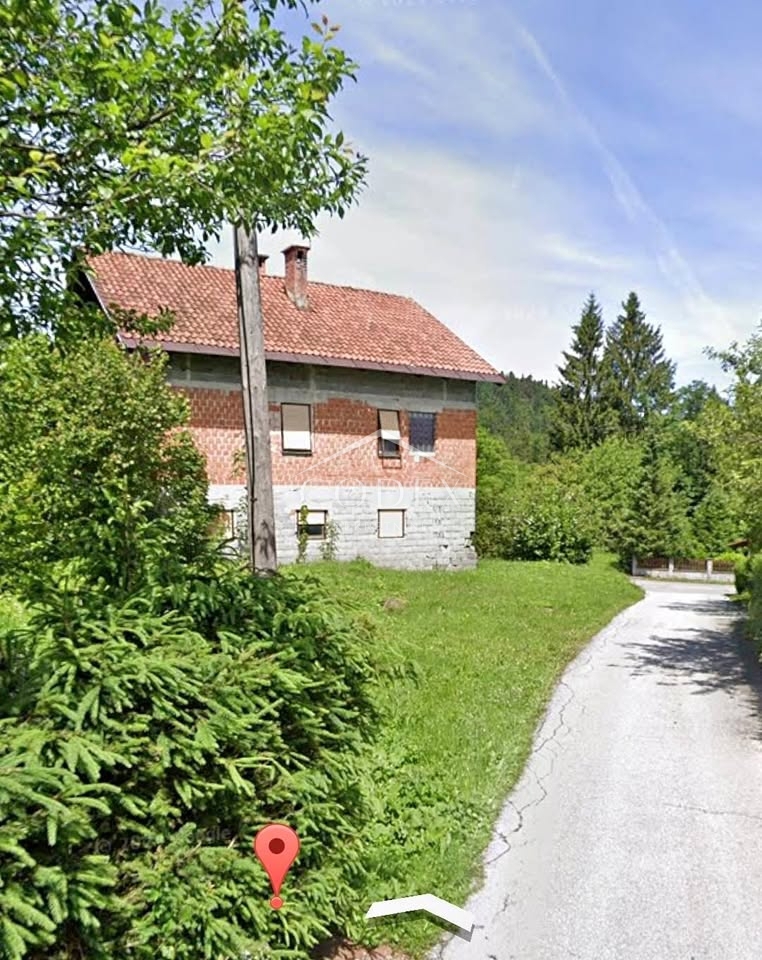 Čabar – prodaja hiše z dvoriščem