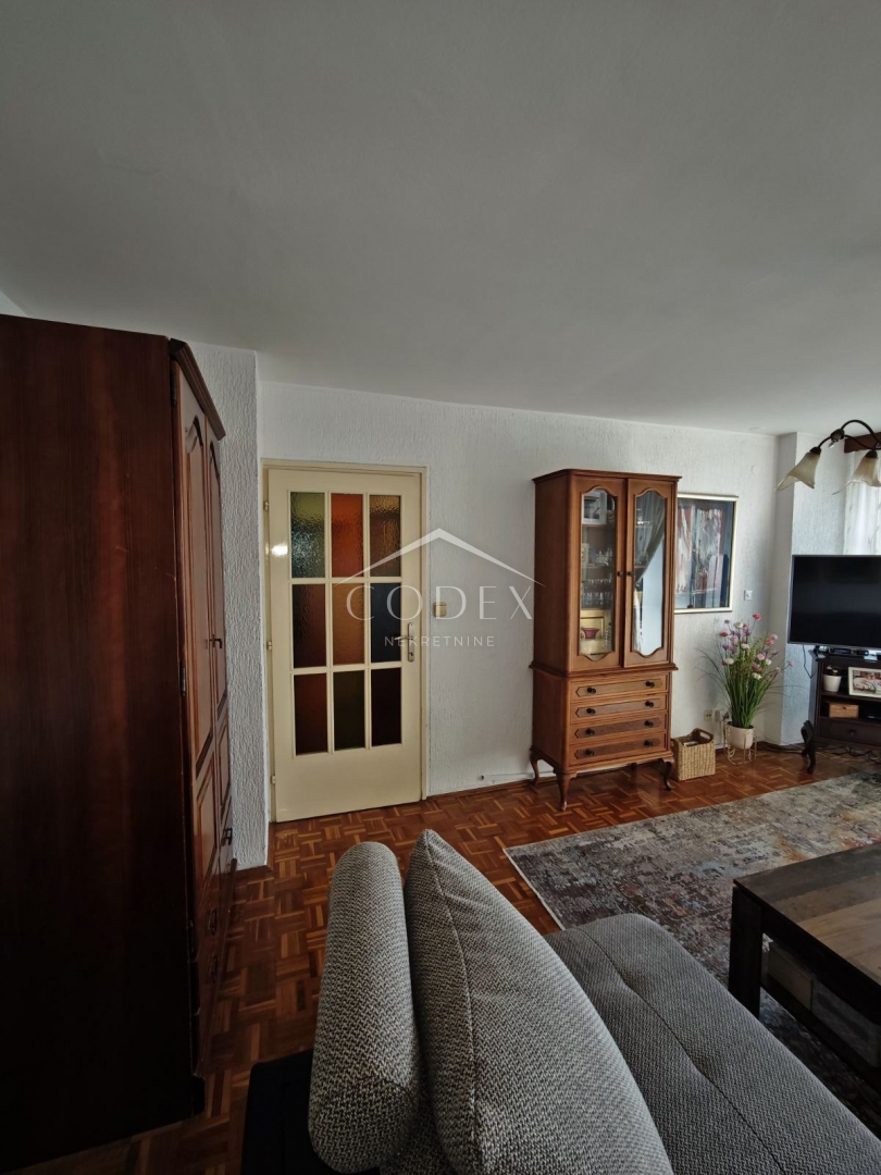 Podmurvice – prodaja prostornega stanovanja z razgledom na morje