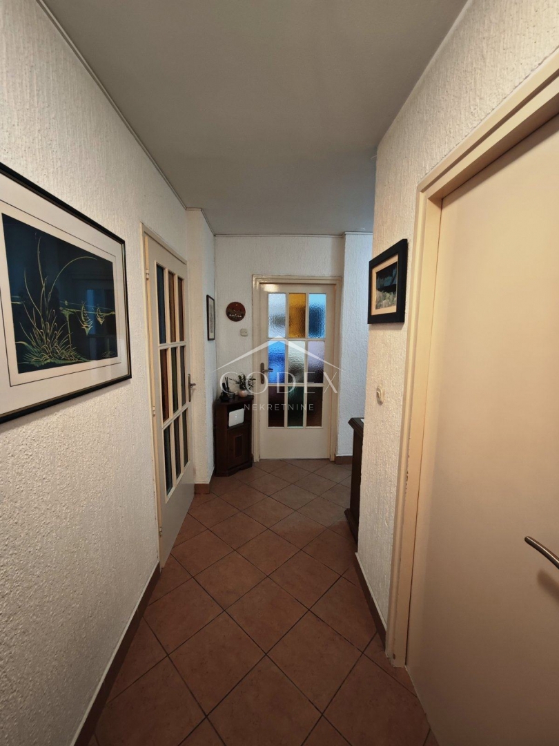 Podmurvice – prodaja prostornega stanovanja z razgledom na morje