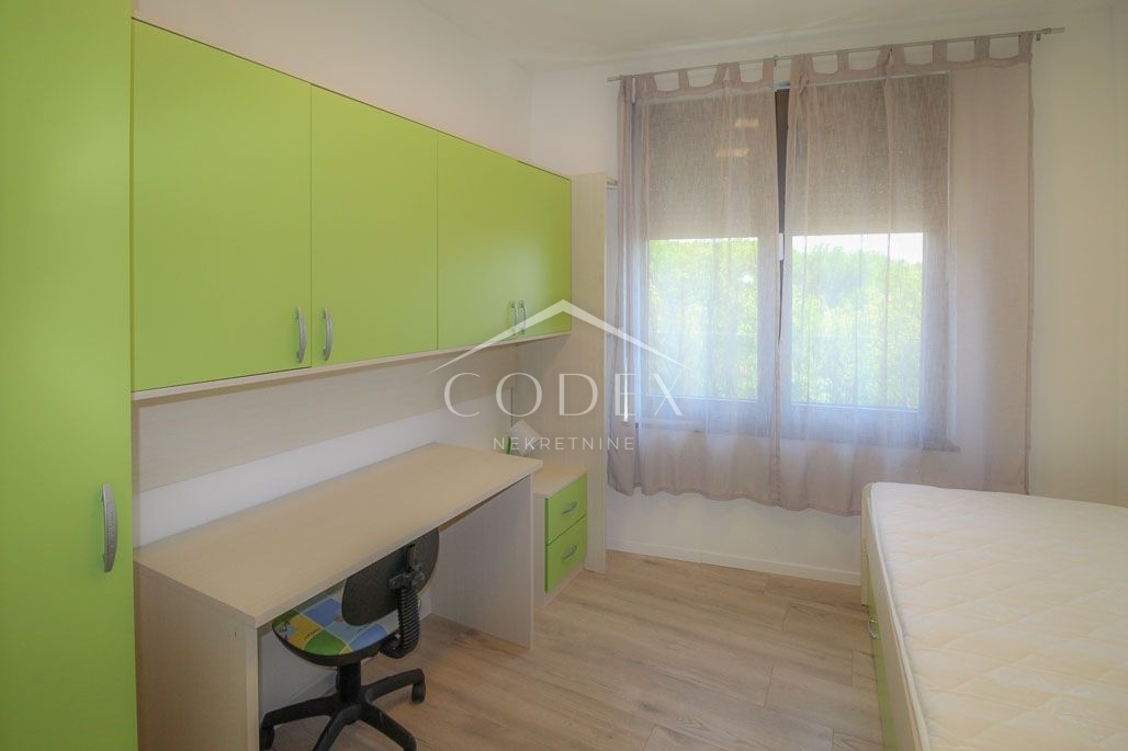 Hiša Kostrena, 330m2