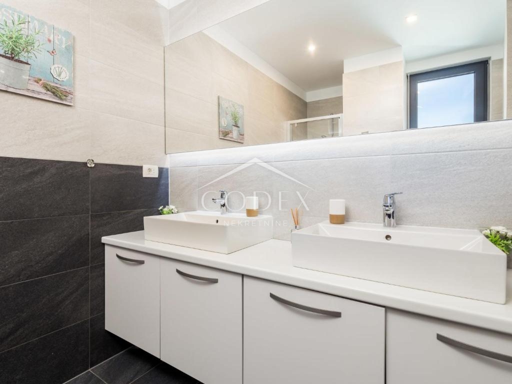 Kostrena – Prodaja luksuzne vile s bazenom in čudovitim razgledom