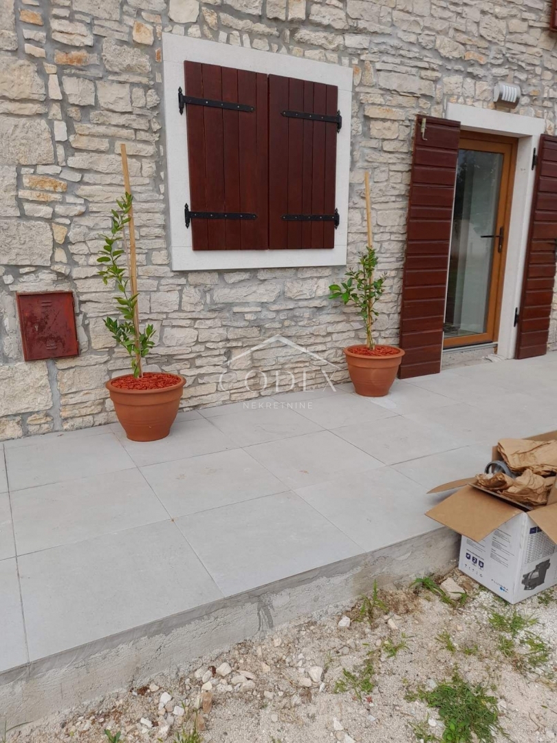 Čabrunići - prodaja nove kamnite stavbe v rustikalnem stilu