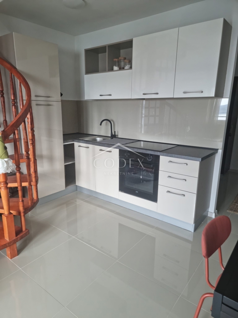 Crikvenica - na novo prenovljen apartma s čudovitim pogledom v bližini morja!