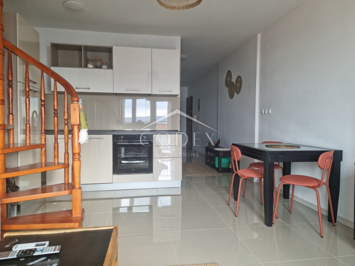 Crikvenica - na novo prenovljen apartma s čudovitim pogledom v bližini morja!