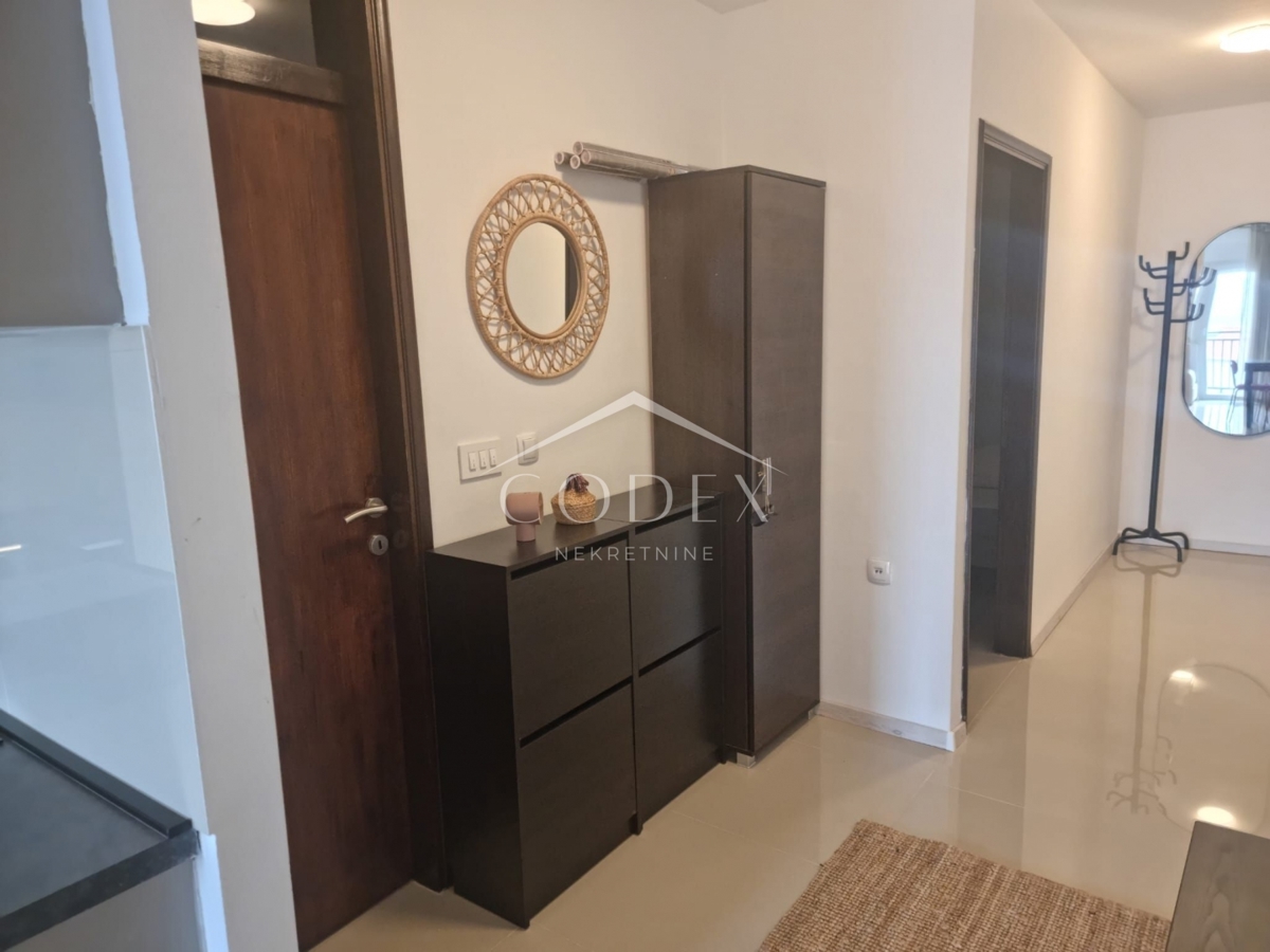 Crikvenica - na novo prenovljen apartma s čudovitim pogledom v bližini morja!