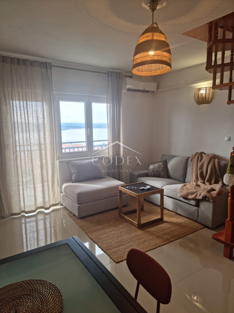 Crikvenica - na novo prenovljen apartma s čudovitim pogledom v bližini morja!