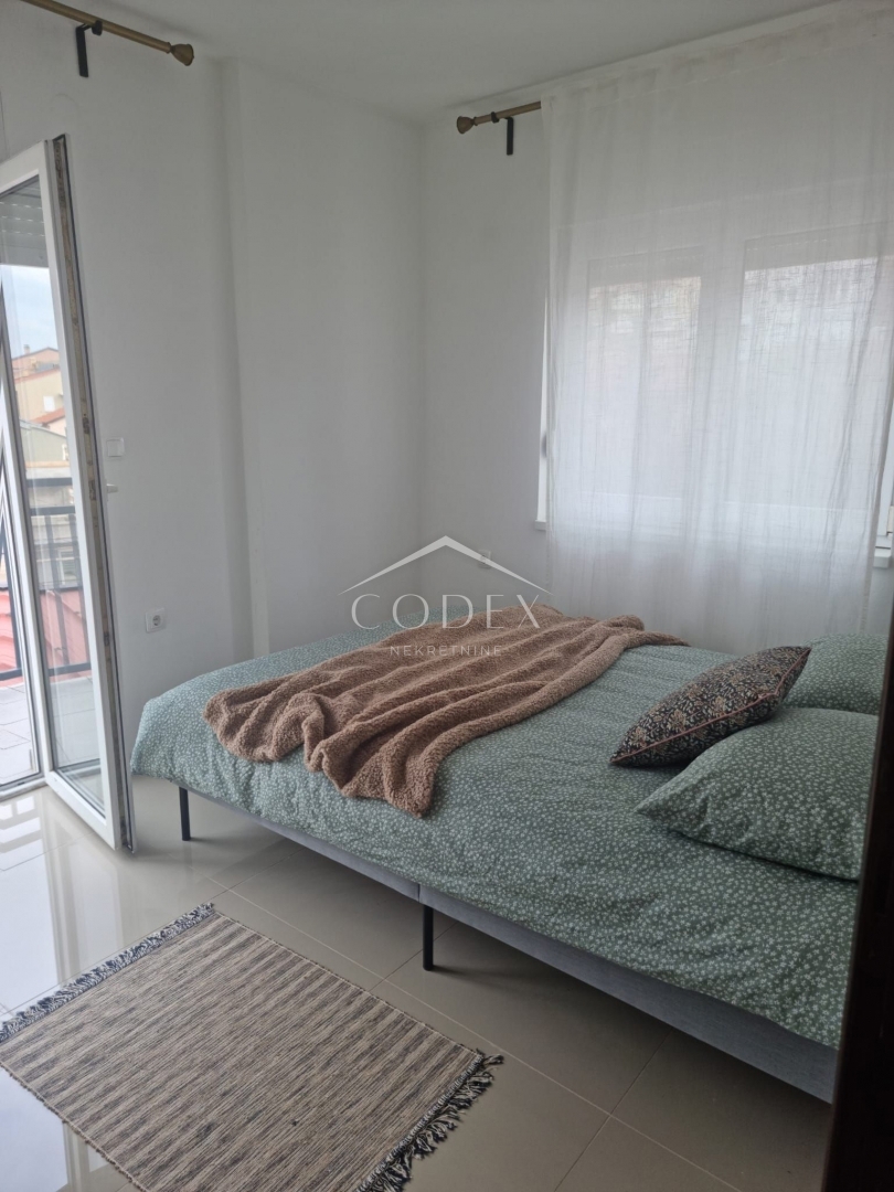 Crikvenica - na novo prenovljen apartma s čudovitim pogledom v bližini morja!