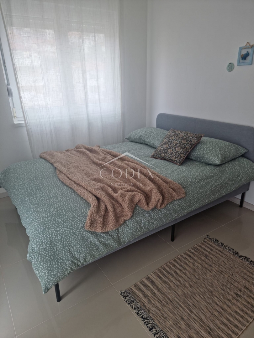 Crikvenica - na novo prenovljen apartma s čudovitim pogledom v bližini morja!