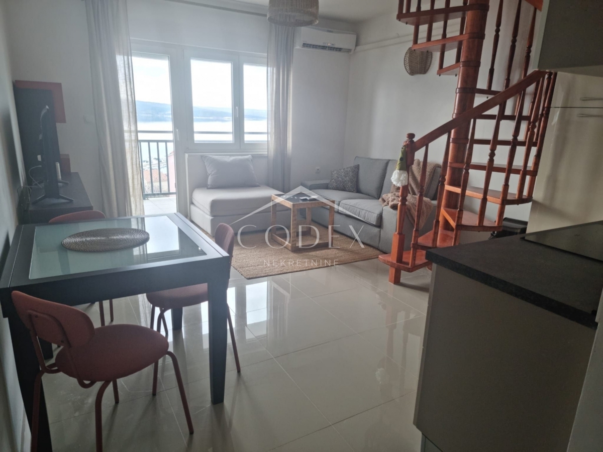 Crikvenica - na novo prenovljen apartma s čudovitim pogledom v bližini morja!