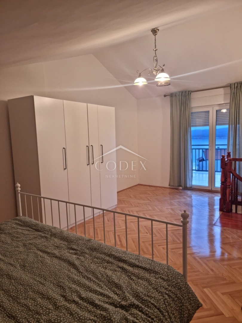 Crikvenica - na novo prenovljen apartma s čudovitim pogledom v bližini morja!