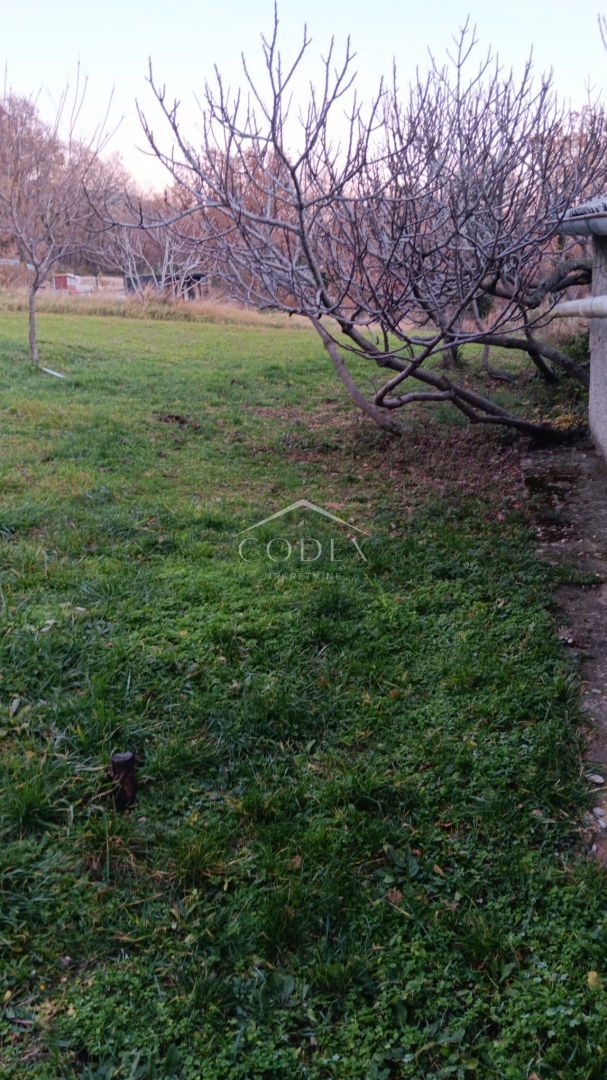 Bribir - gradbeno zemljišče za gradnjo