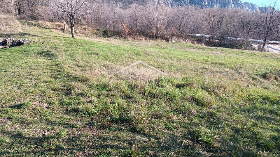 Bribir - gradbeno zemljišče za gradnjo