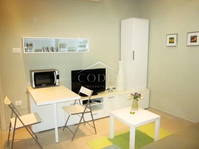 Crikvenica - prodaja na novo adaptirane hiše s 3 apartmaji