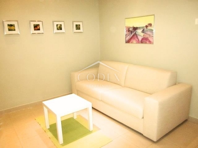 Crikvenica - prodaja na novo adaptirane hiše s 3 apartmaji
