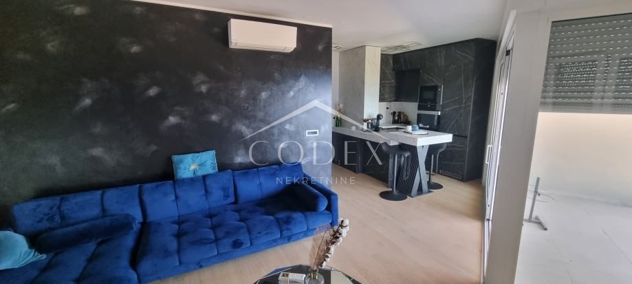 Martinkovac - dvosobno stanovanje v novi stavbi s pogledom na morje