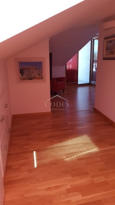 Malinska - prodamo dvoetažni apartma